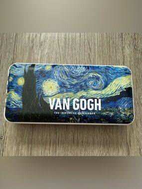 Starry Night by Van Gogh artwork Power Bank